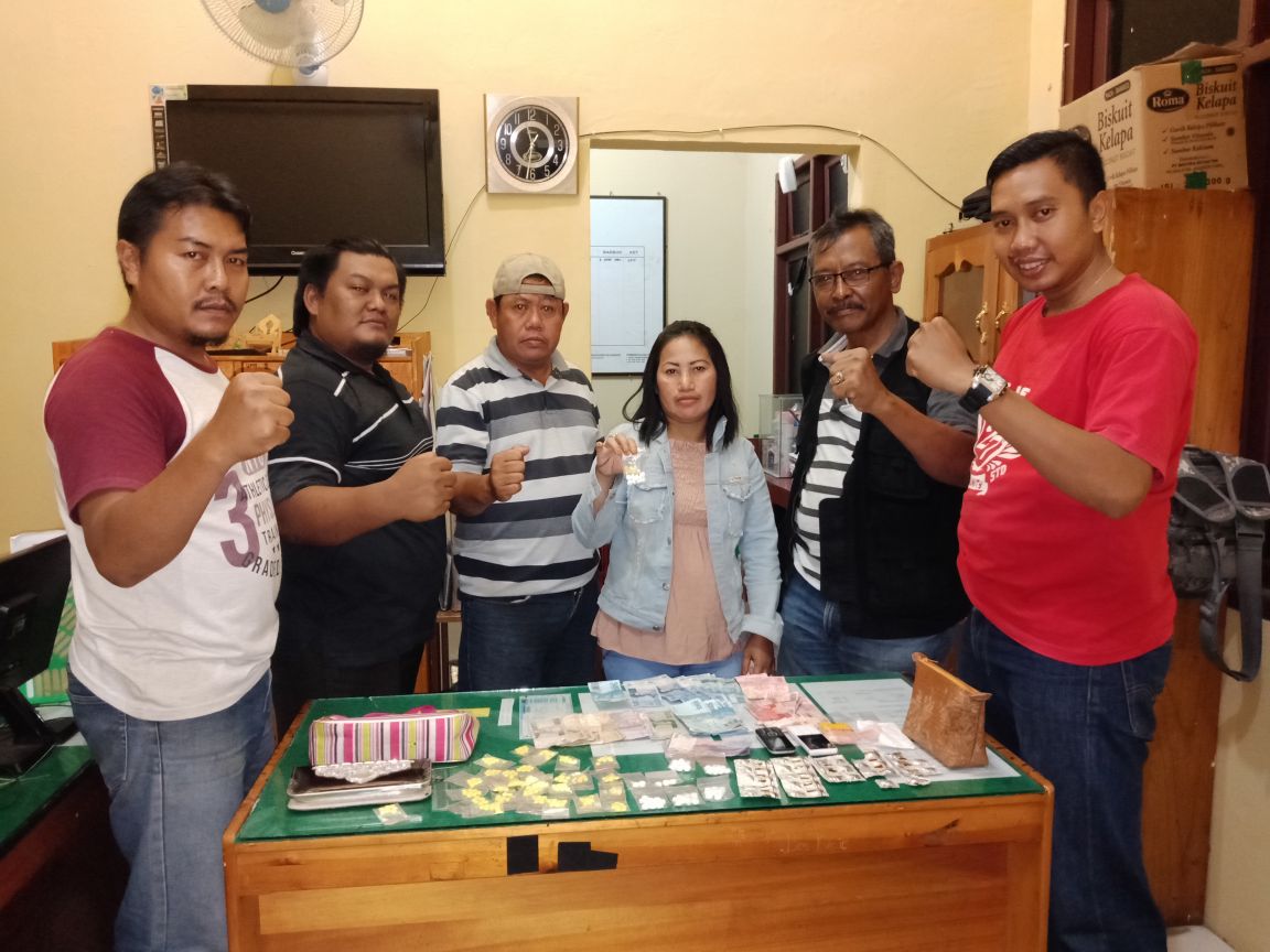  Diana Harus Berurusan Dengan Kepoliasn Akibat Edar Obat-Obat Terlarang