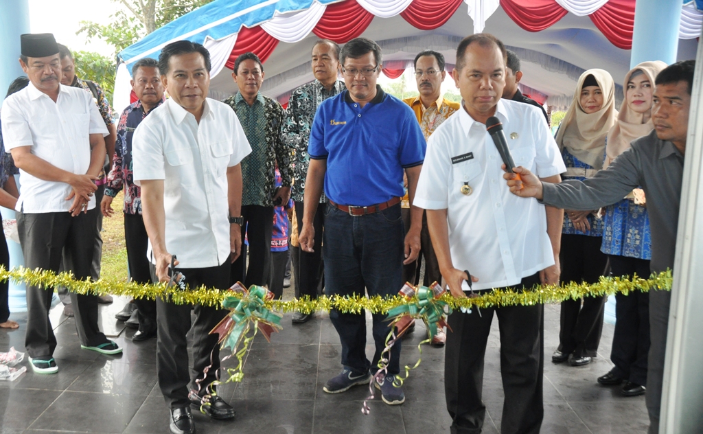  Bupati Kapuas Didampingi Ketua DPRD   Launching New Danum,Air Minum Dalam Kemasan