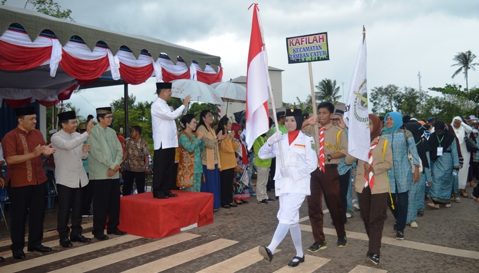  Bupati Lepas Pawai Ta’aruf MTQ Di Palingkau