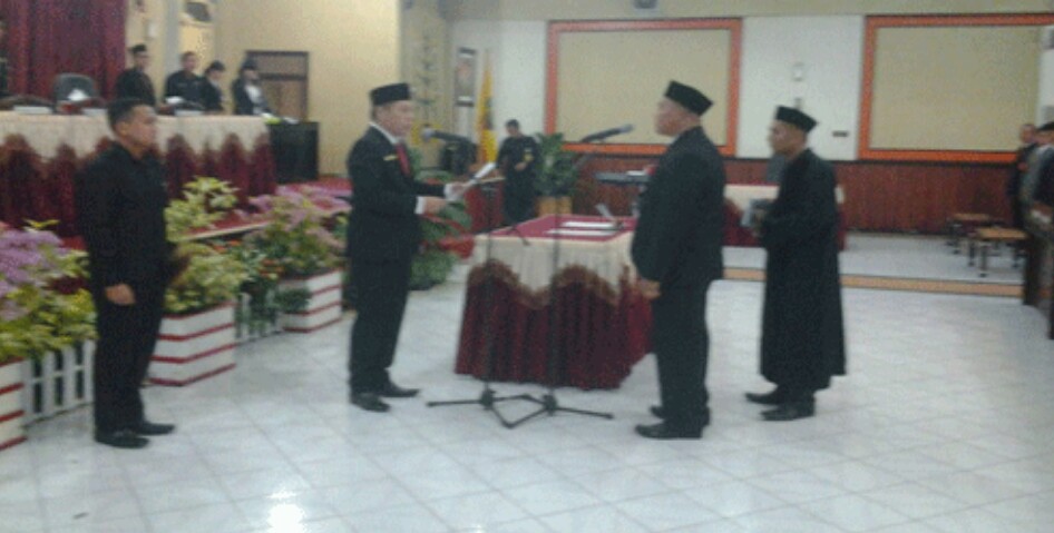  Paripurna Pelantikan PAW, Rusli Resmi Menjadi Anggota DPRD Bartim
