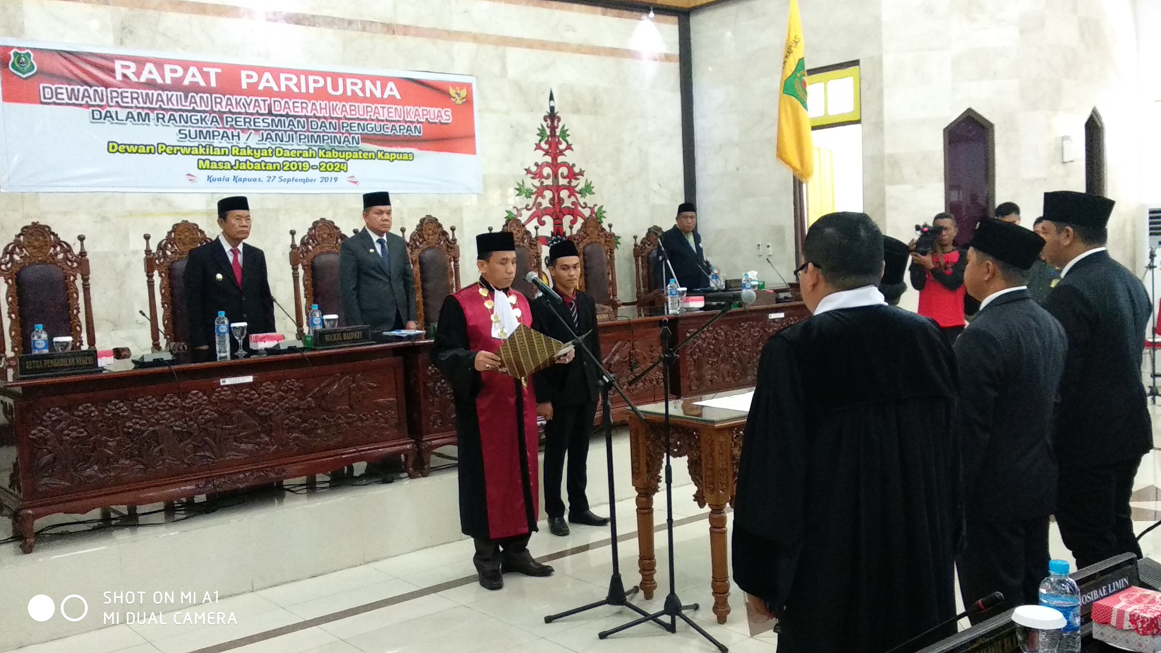  Unsur Pimpinan DPRD Kapuas Diambil Sumpah