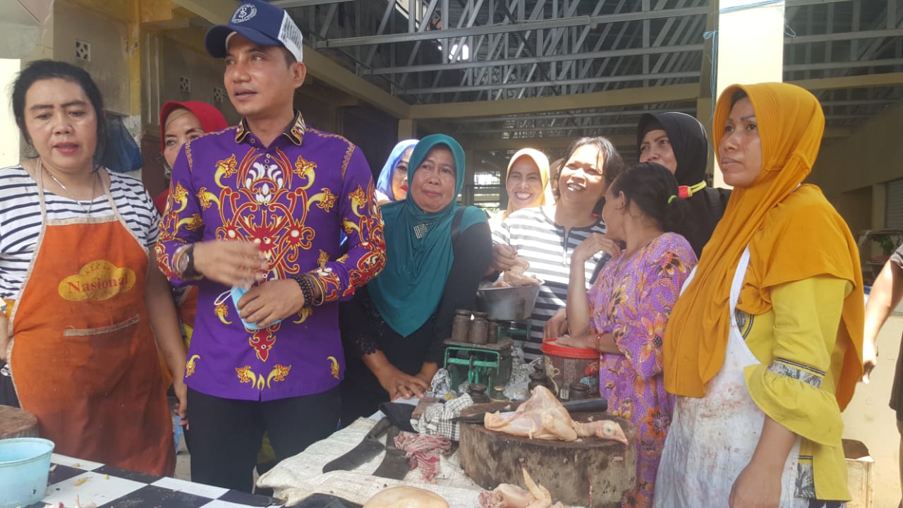 SHD Hapus Pajak bagi Pedagang Kecil