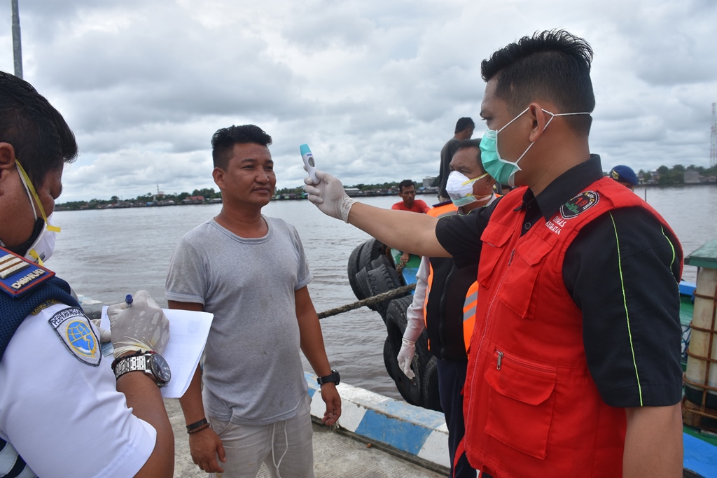  Melintas di Kapuas, Kini Setiap Kapal Wajib Steril dari Covid-19