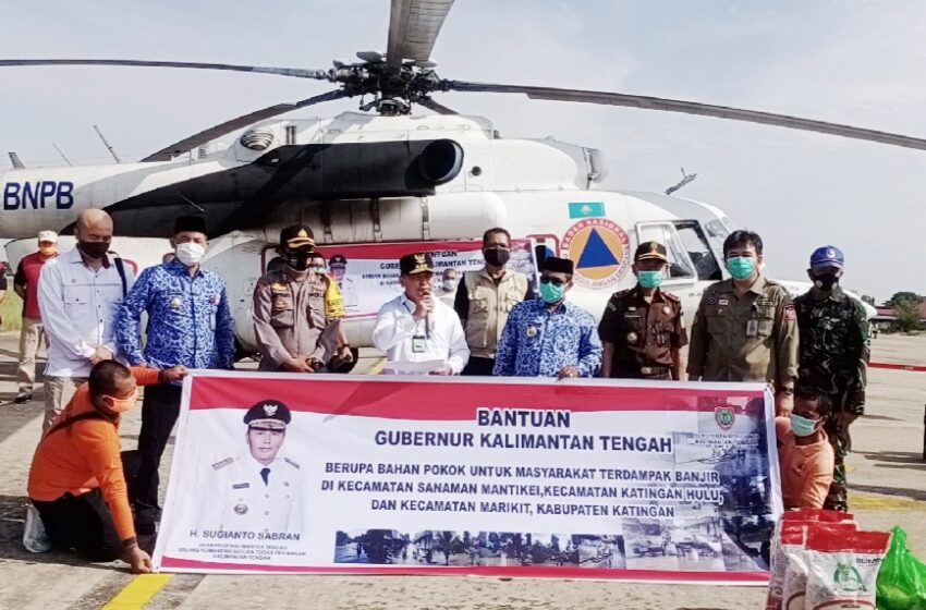  Jangkau Daerah Terisolir, Gubernur Sugianto Sabran Salurkan Bantuan Sembako Kepada Warga Terdampak Banjir