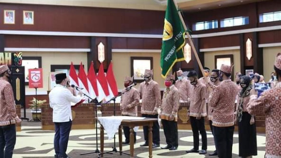  Gubernur Sugianto Sabran Lantik Kepengurusan KKB dan FKBB periode 2020-2025