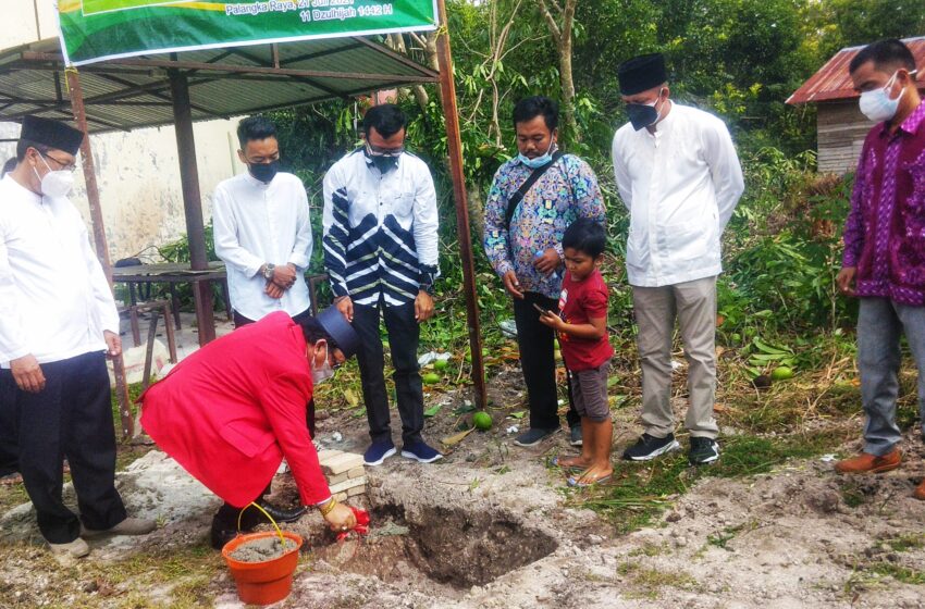  Didukung Semua Pihak, Dekan Fakultas Hukum UPR Lakukan Peletakan Batu Pertama Pembangunan Mushola Al-Firdaus