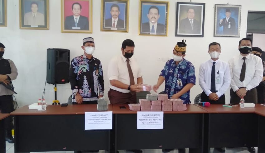  Kejari Kapuas Serahkan Rp 1,2 Miliar Uang Pengganti Kasus Korupsi ke Kas Negara