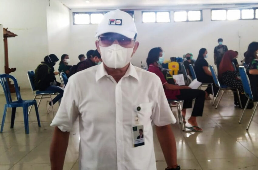  Rektor UPR Tinjau Kegiatan Vaksinasi untuk 1.000 Mahasiswa