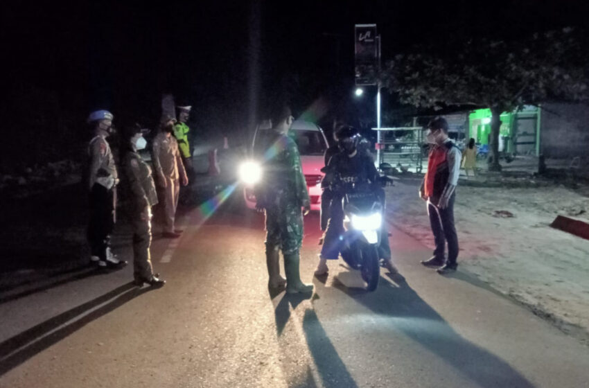  Petugas Gabungan Laksanakan Pemeriksaan di Pos Penyekatan Sepang