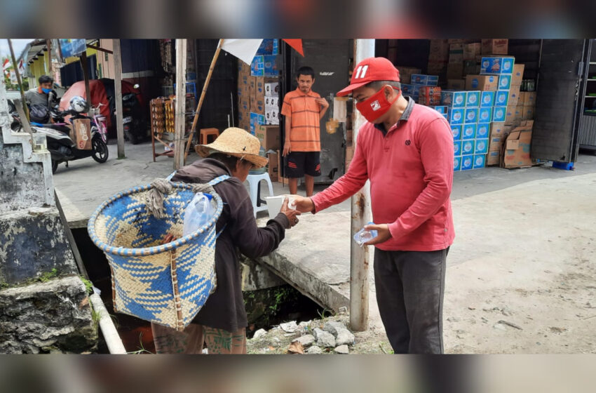  Peduli Pekerja Informal Di Masa Pandemi COVID-19, Pengurus dan Kader PSI Kalteng Lakukan Pembagian Rice Box