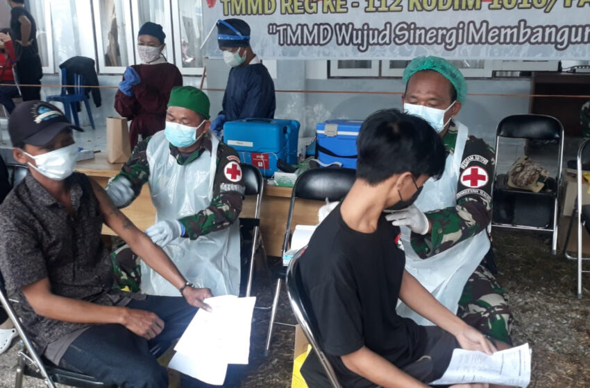  Satgas TMMD ke-112 Kodim 1016/Plk Gelar Vaksinasi Massal Kepada Warga Kampuri