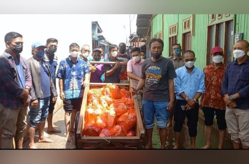  Tidak Hanya Salurkan Hobi, Angler Kolam Pemancingan Datu Mangku Lakukan Aksi Sosial Bantu Warga Terdampak Banjir