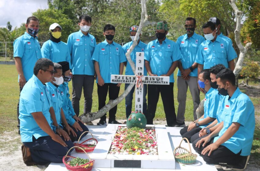  Hormati Pejuang Bangsa, Gelora Kalteng Ziarah Makam Pahlawan