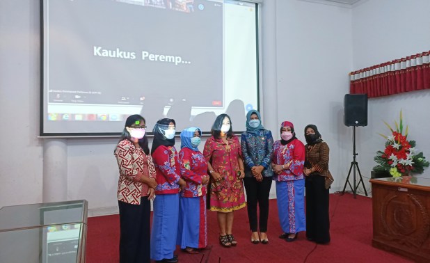  Ketua KPP DPRD Barsel Harapkan Perempuan Berperan Aktif