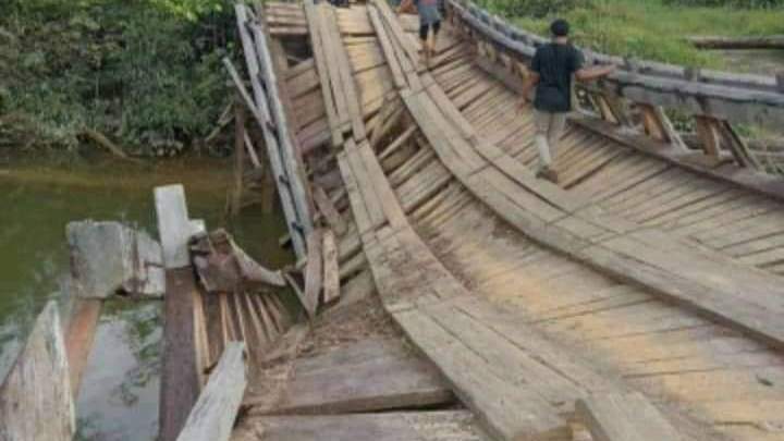  Jembatan Maraya Ambruk, Penghubung Lima Desa Terputus 