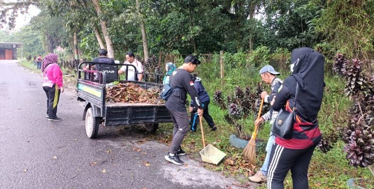  Wabup Irawati Imbau Warganya Turut Bersihkan Lingkungan