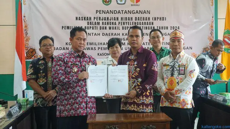 Dana Hibah Untuk Penyelenggaraan Pemilu Diserahkan Pj. Bupati Katingan