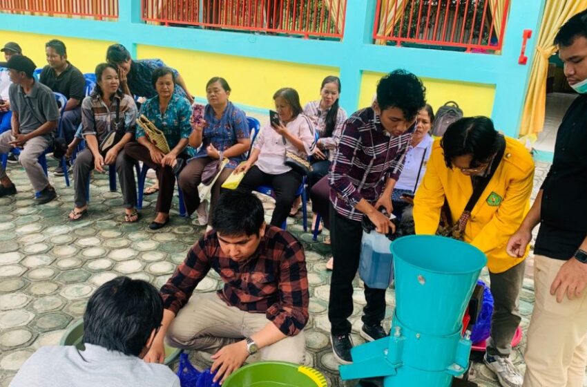  Pengabdian Tim Dosen UPR Melalui Pelatihan Pengelolaan Pakan Ikan Ke KUPS Desa Tuwung