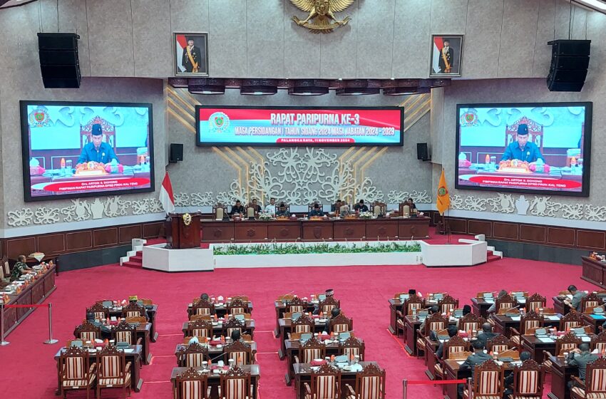  Terkait Nota Keuangan dan Raperda Kalteng TA 2025, Fraksi Pendukung DPRD Kalteng Sampaikan Pemandangan Umum